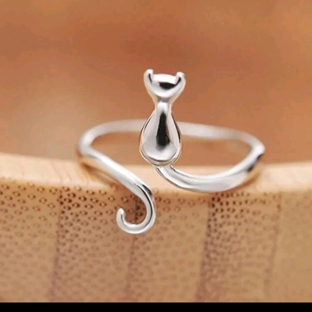 Elegant Sterling Silver Cat Ring Stamped 925